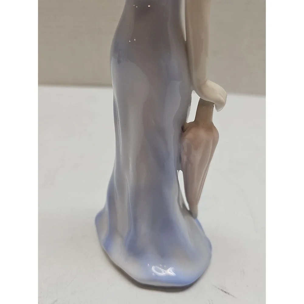 Vintage Ceramic Porcelain Figurine Of Lady In Blue Dress Holding‎ Umbrella 8